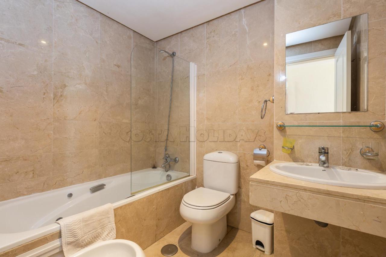 Marina Real 425 Apartment Manilva Bagian luar foto